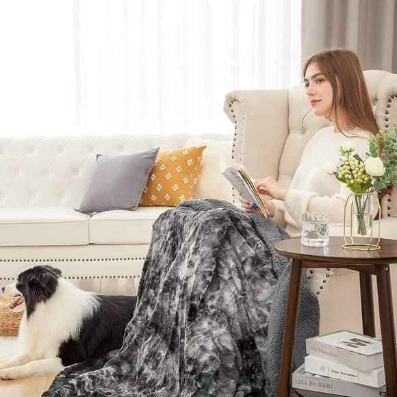 New Faux Fur Throw Blanket for Couch, Tie-Dye Reversible Fuzzy Blankets,… - Picture 11 of 11